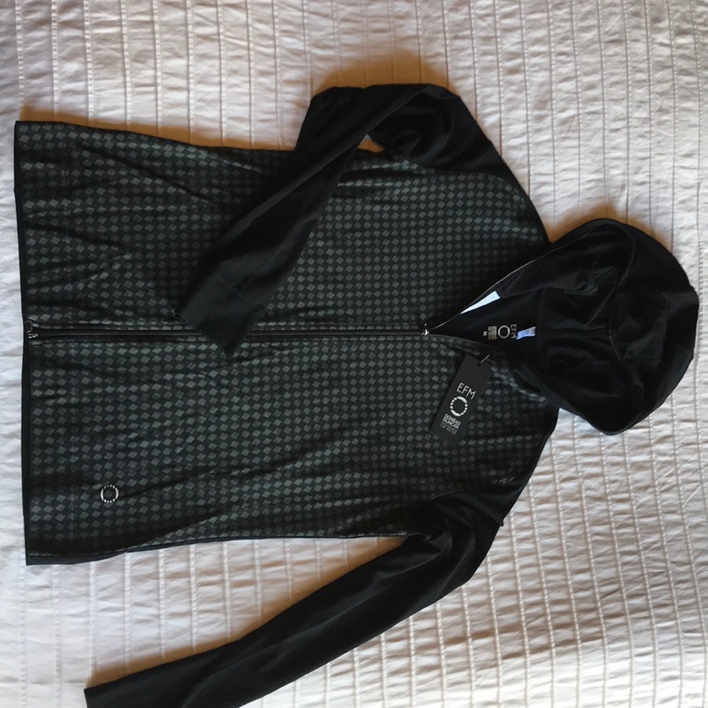 EFM Zip Up lightweight tee